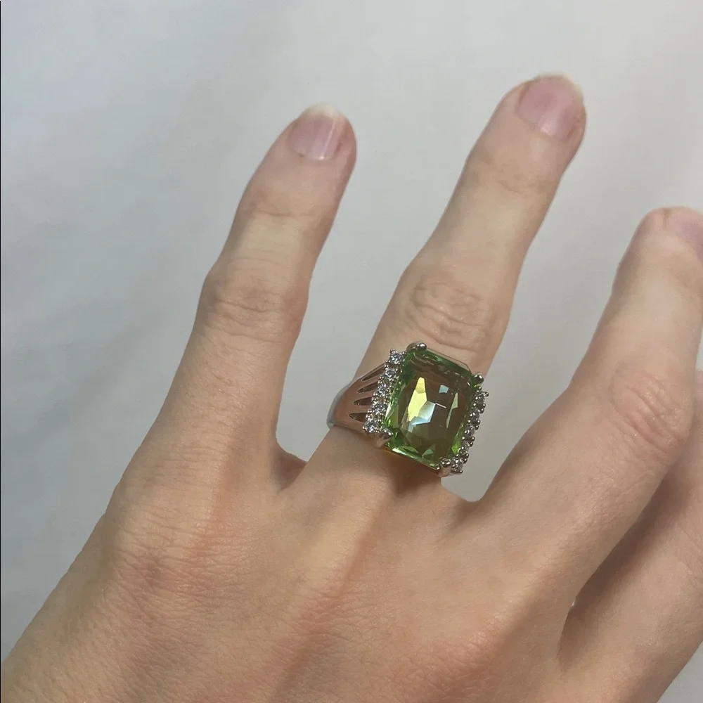 Sterling silver Large Green Gemstone Ring 925 zirconia diamonds